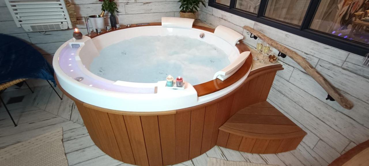 Le Marechal Duplex - Appartement Avec Jacuzzi - Caen Hyper Centre Екстер'єр фото